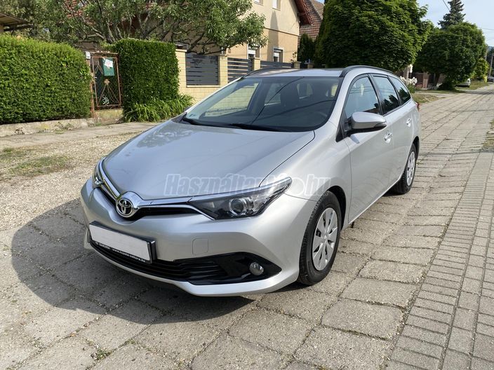 TOYOTA AURIS Touring Sports 1.33 Live Plus