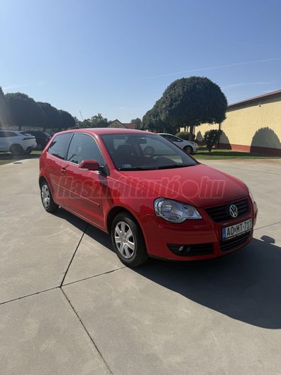 VOLKSWAGEN POLO 1.2 60 Trendline