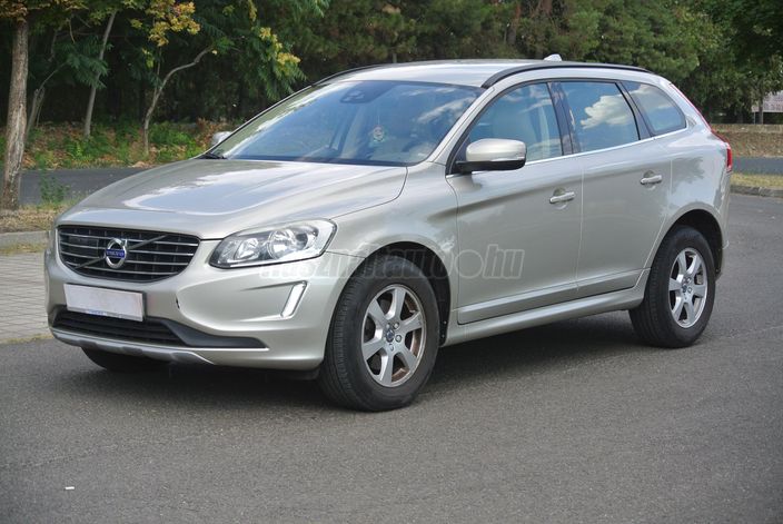 VOLVO XC60 2.0 D [D4] Summum Geartronic FWD