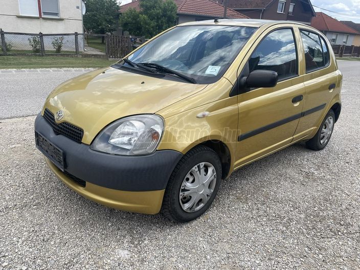 TOYOTA YARIS 1.0 Linea Luna