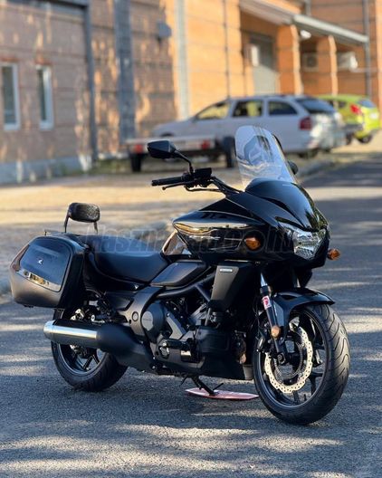 HONDA CTX 700 D