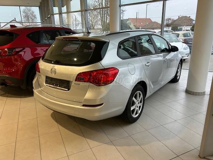 OPEL ASTRA J Sports Tourer 1.7 CDTI Enjoy