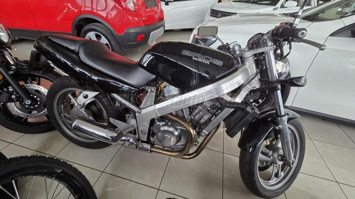 HONDA NT 650 GT HAWK