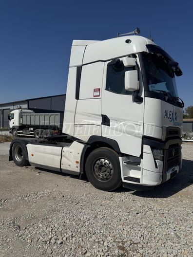 RENAULT T520
