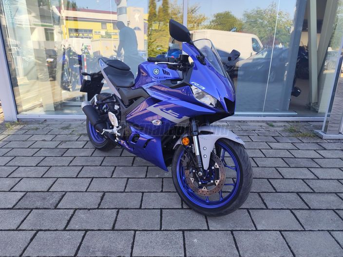 YAMAHA YZF R3