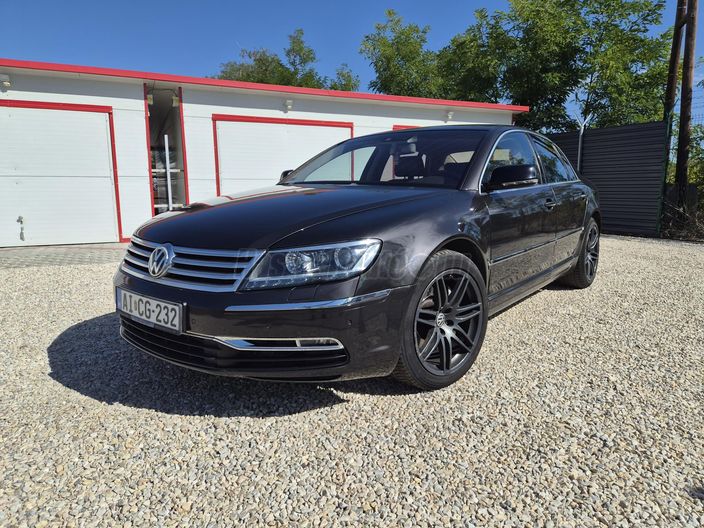 VOLKSWAGEN PHAETON 3.0 V6 TDI 4Motion (Automata) [5 személy]