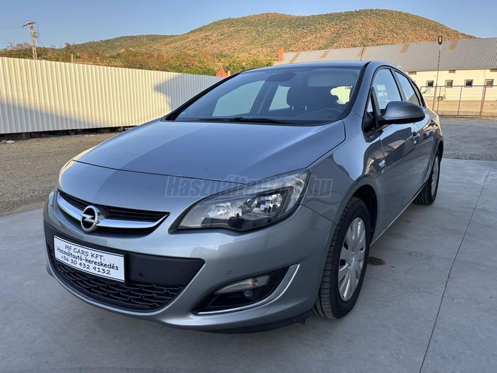 OPEL ASTRA J 1.4 T Cosmo