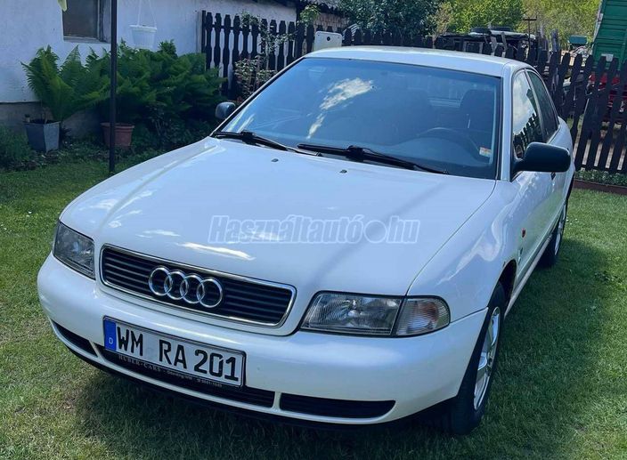 AUDI A4 1.6 Komfort
