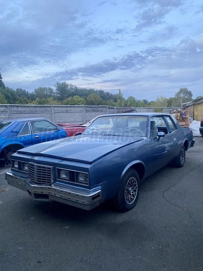 PONTIAC GRAND PRIX