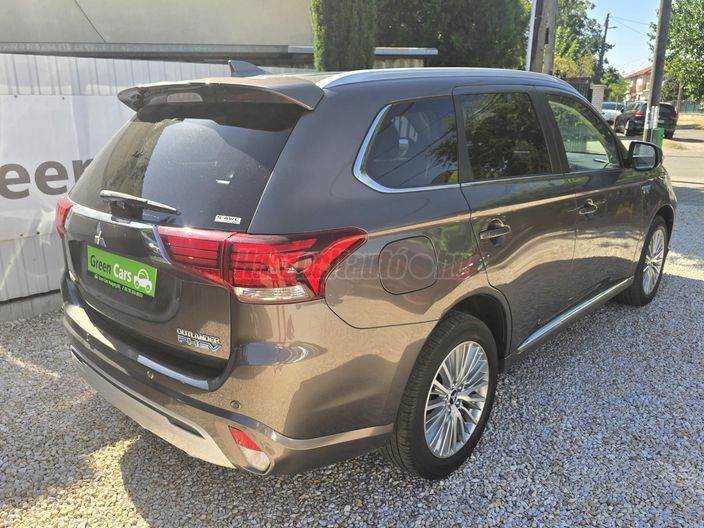 MITSUBISHI OUTLANDER 2.4 PHEV Instyle Premium 4WD CVT