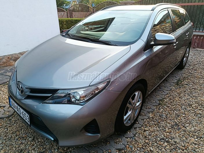 TOYOTA AURIS Touring Sports 1.4 D-4D Active