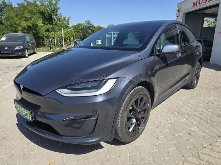 TESLA MODEL X Plaid (Automata) (6 személyes )