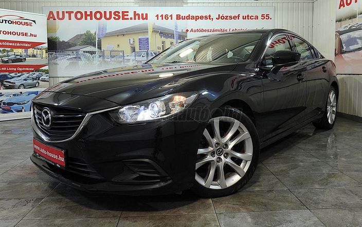 MEGKÍMÉLT! 1. TULAJ! ELEKTROMOS BŐR BELSŐ! NAVIGÁCIÓ! KEYLESS! CARPLAY! 19 COLL!
