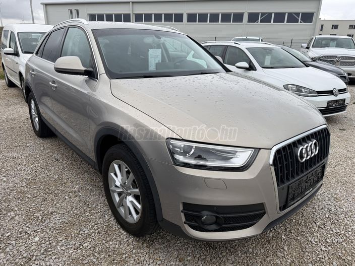 AUDI Q3 2.0 TDi DPF quattro S-tronic