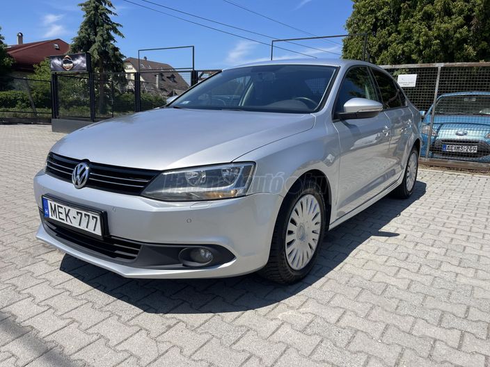 VOLKSWAGEN JETTA 1.6 CR TDI Trendline