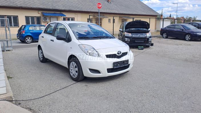 TOYOTA YARIS 1.0
