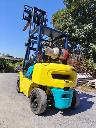 KOMATSU FG30T- 1E