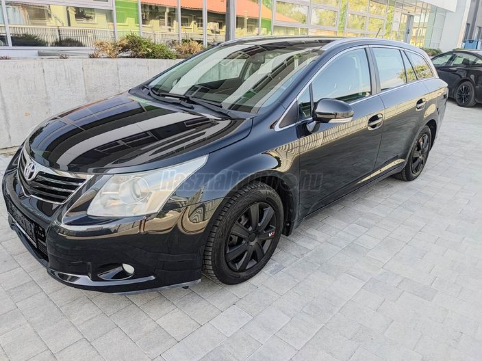 TOYOTA AVENSIS Wagon 1.8 Sol