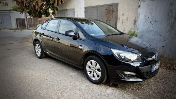 OPEL ASTRA J Sedan 1.6 Enjoy EURO6