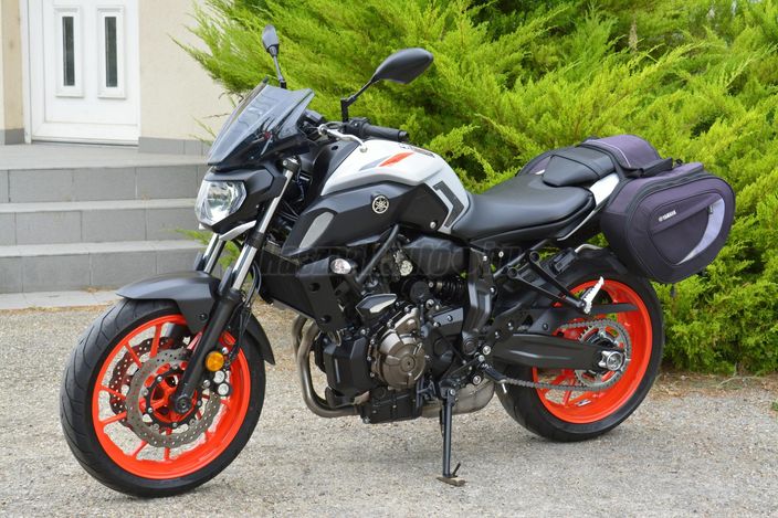 YAMAHA MT-07