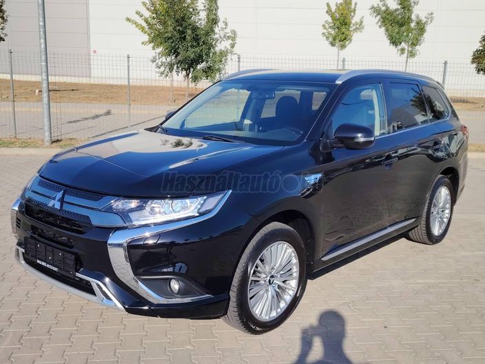 MITSUBISHI OUTLANDER 2.4 PHEV Invite 4WD CVT