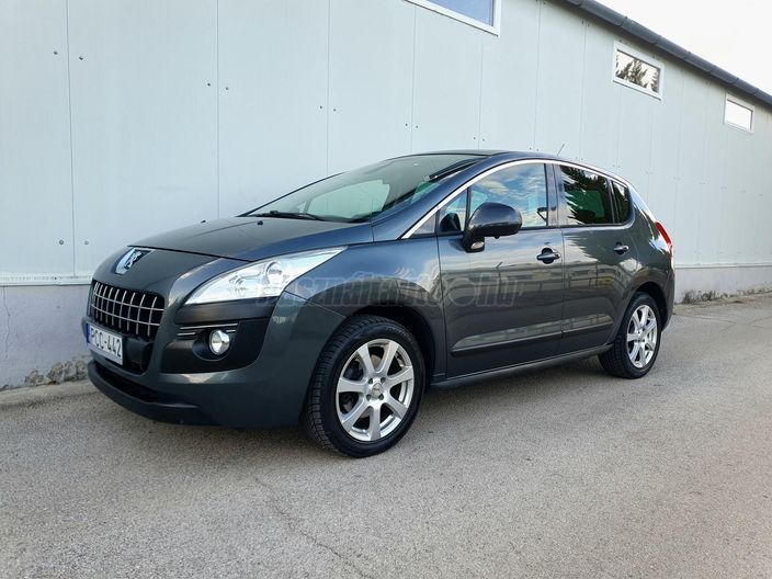 PEUGEOT 3008 2.0 HDi Premium Pack
