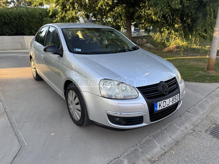VOLKSWAGEN JETTA 1.6 Comfortline