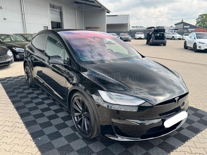 TESLA MODEL X Plaid (Automata) (6 személyes )