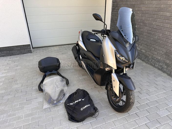 YAMAHA X-MAX 300