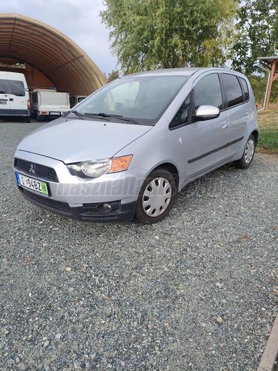 MITSUBISHI COLT