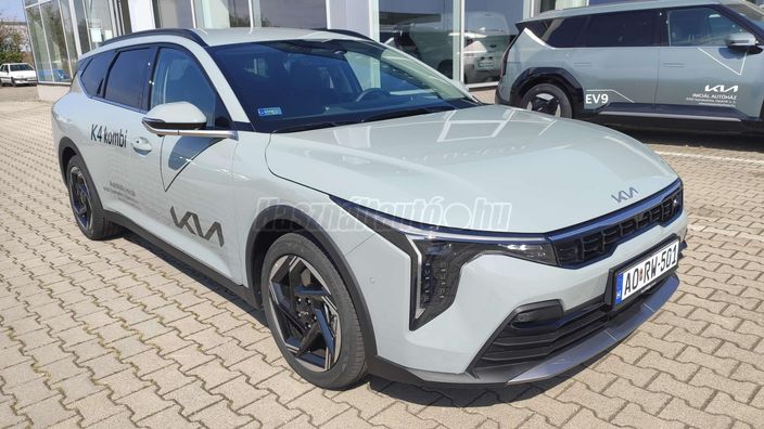 KIA K4