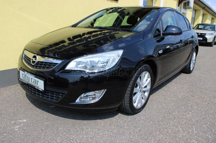 OPEL ASTRA J 1.6 Enjoy