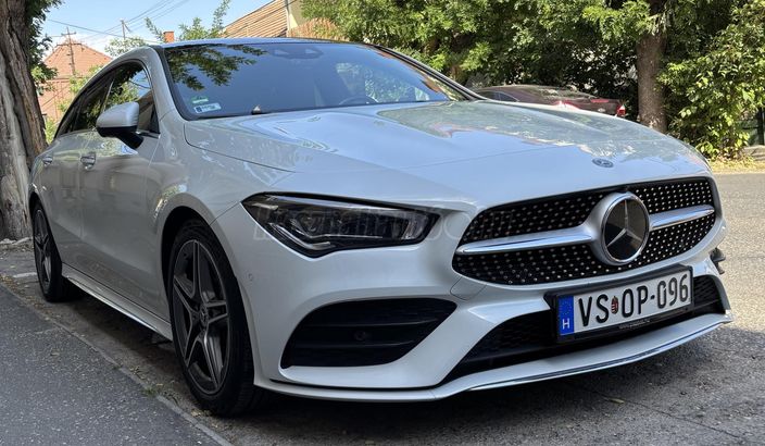 MERCEDES-BENZ CLA 220 d 4Matic AMG Line 8G-DCT