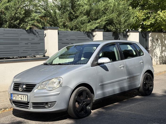 VOLKSWAGEN POLO IV 1.4 75 16V (Automata)
