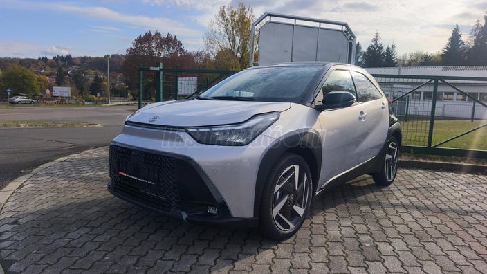 TOYOTA AYGO X 1.5 Hybrid Executive e-CVT