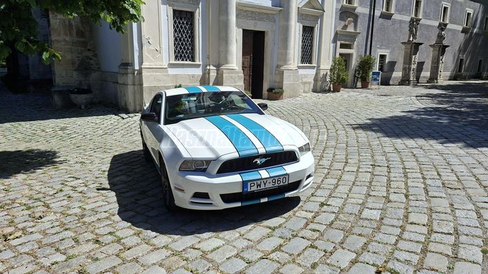 FORD MUSTANG Fastback 3.7 V6