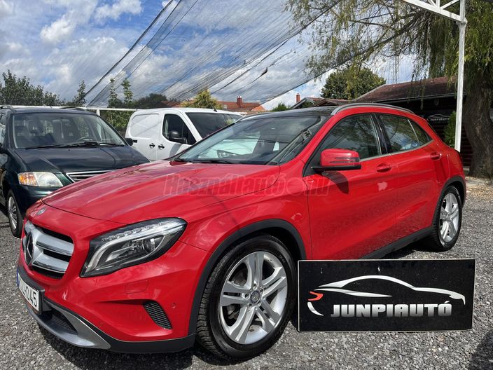MERCEDES-BENZ GLA 220