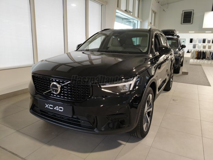 VOLVO XC40 2.0 [B3] MHEV Plus Dark DCT