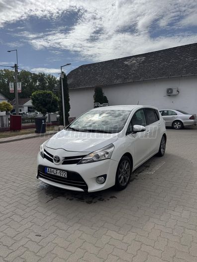 TOYOTA VERSO 2.2 D-CAT Lounge (Automata)