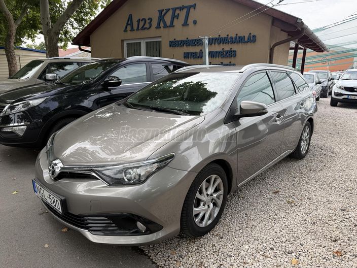 TOYOTA AURIS 1.6 D-4D Executive
