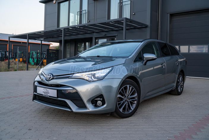 TOYOTA AVENSIS Touring Sports 1.8 Active