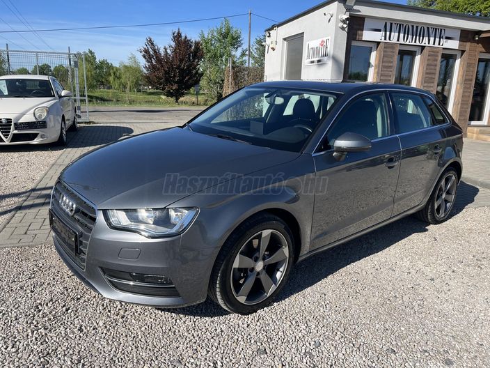 AUDI A3 Sportback 1.6 TDI Attraction S-tronic