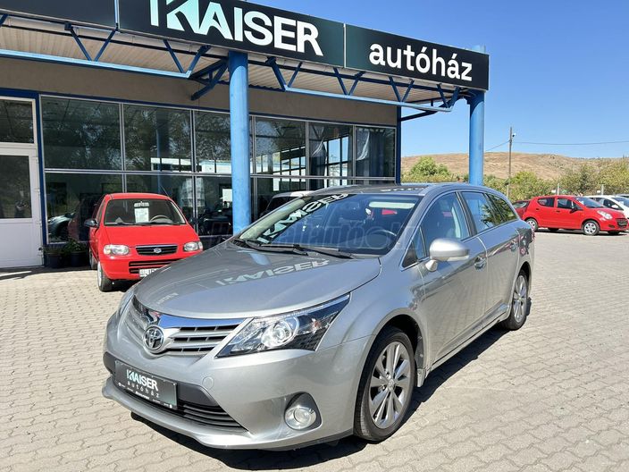 TOYOTA AVENSIS Wagon 1.8 Executive