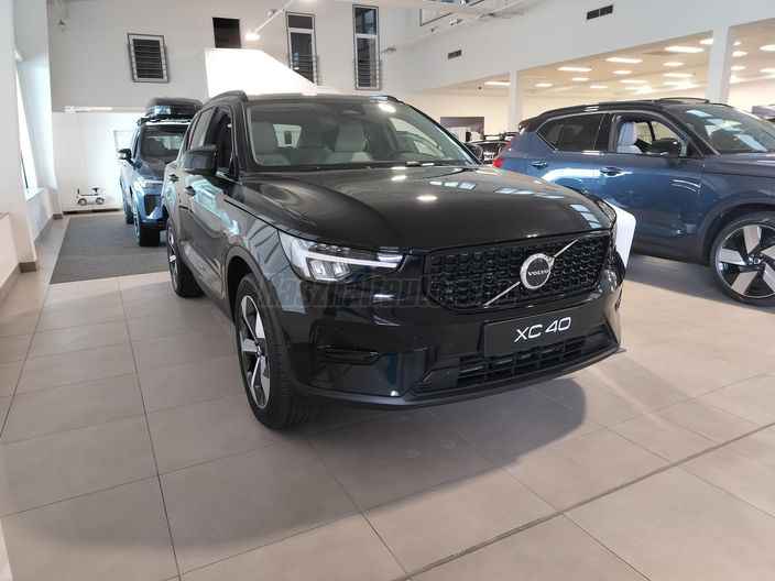 VOLVO XC40 2.0 [B3] MHEV Plus Dark DCT