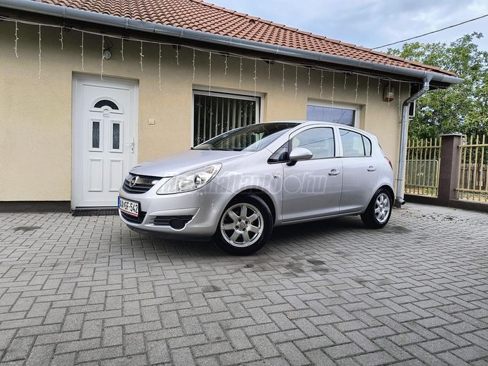 OPEL CORSA D 1.2 Cosmo