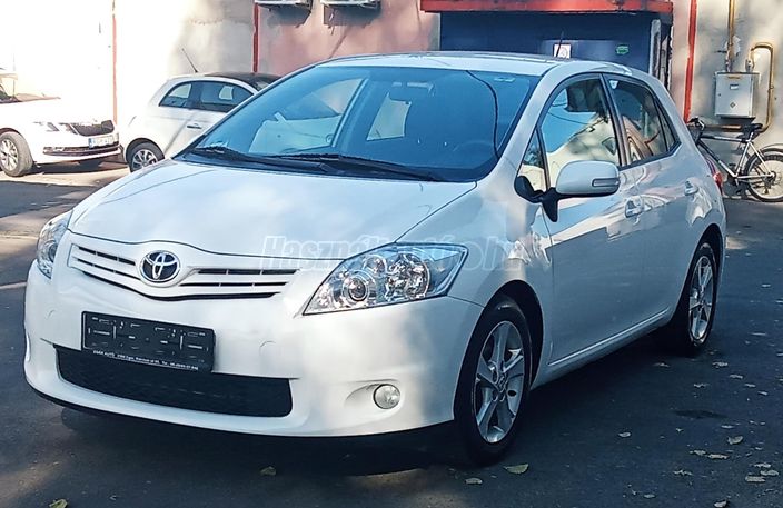 TOYOTA AURIS 1.6 Style