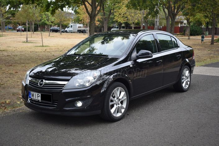 OPEL ASTRA H Sedan 1.6 Classic III