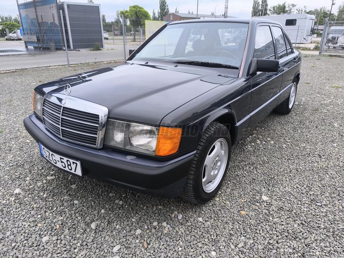 MERCEDES-BENZ 190 D