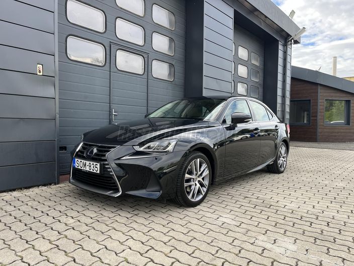 LEXUS IS 300h Elegance Top Safety CVT