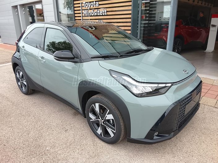 TOYOTA AYGO X 1.5 Hybrid Style e-CVT